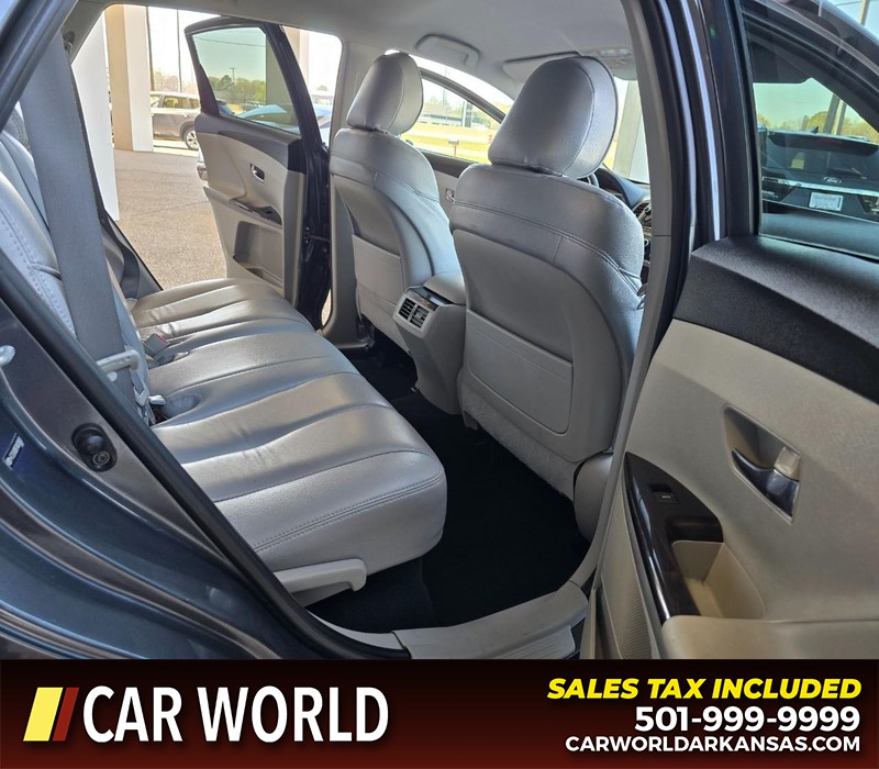 Toyota Venza Vehicle Full-screen Gallery Image 12