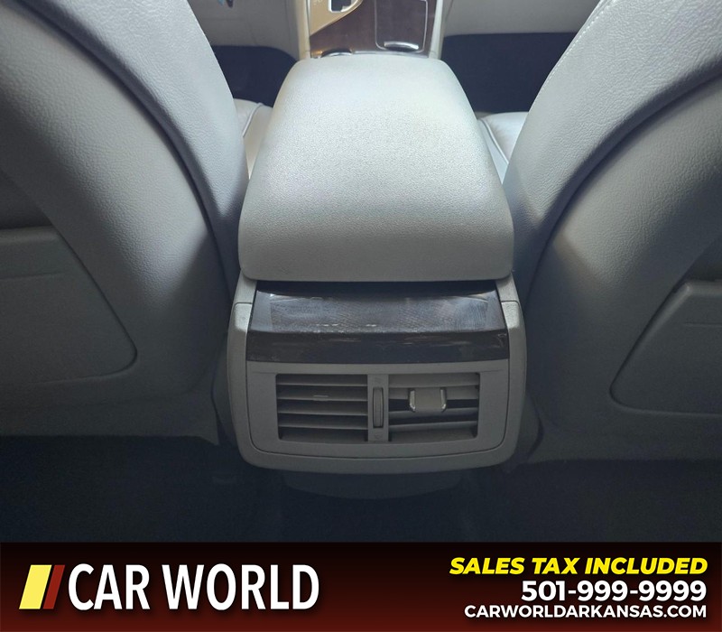 Toyota Venza Vehicle Full-screen Gallery Image 18