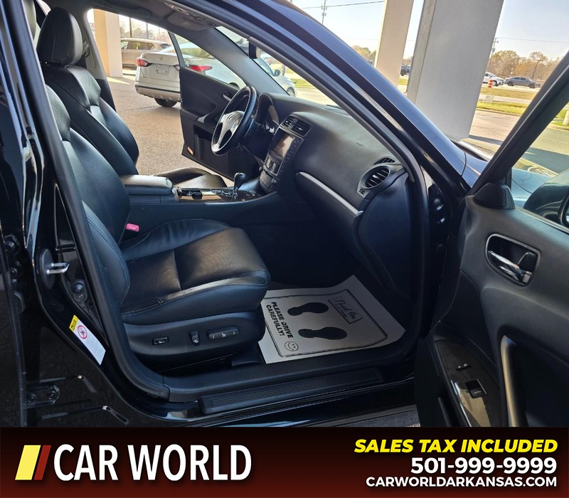 Lexus IS 250 Vehicle Full-screen Gallery Image 11