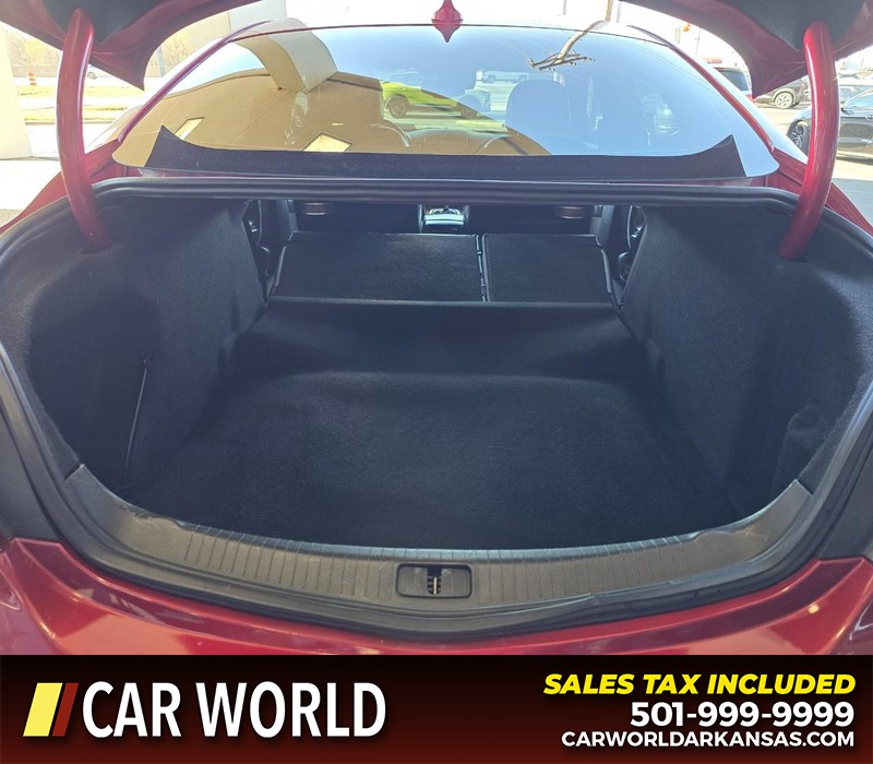 Buick Regal Vehicle Full-screen Gallery Image 14