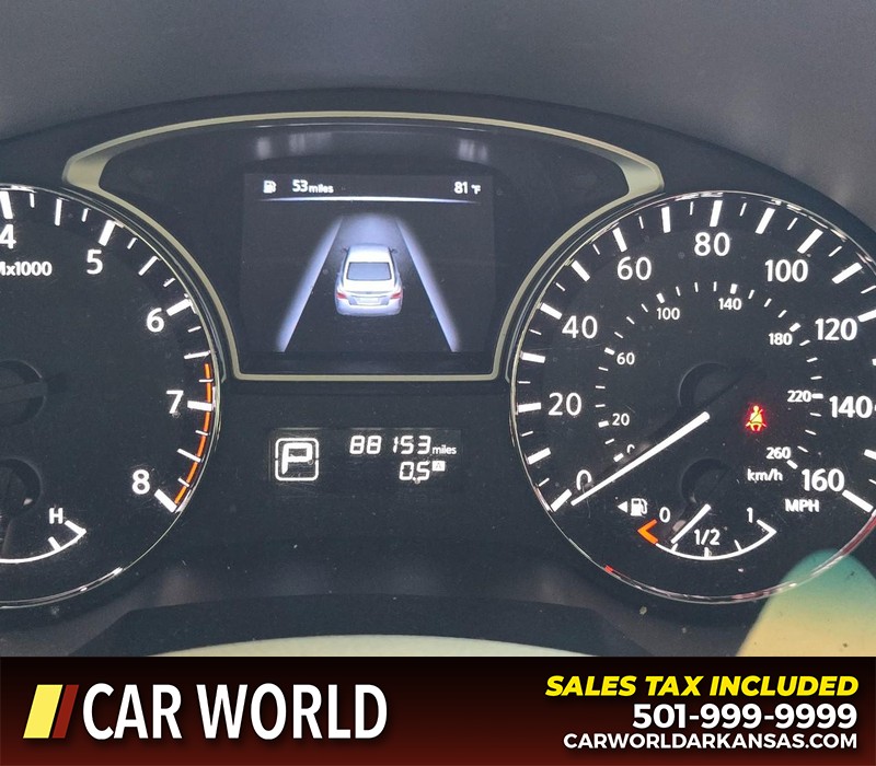 Nissan Altima Vehicle Full-screen Gallery Image 16