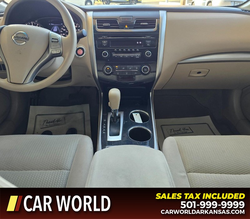 Nissan Altima Vehicle Full-screen Gallery Image 18