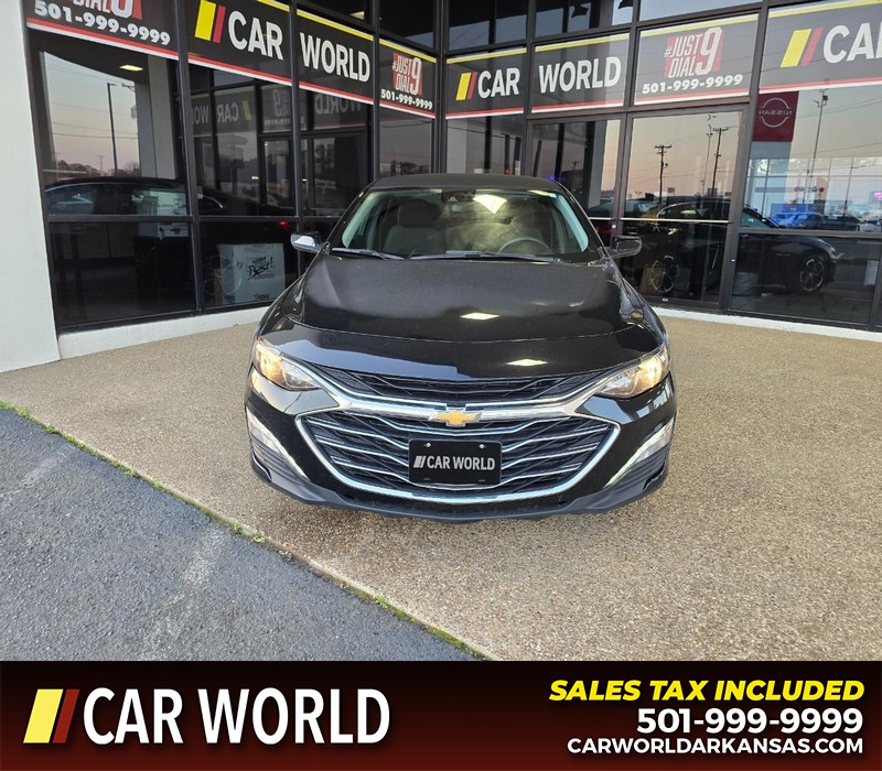 Chevrolet Malibu Vehicle Full-screen Gallery Image 2