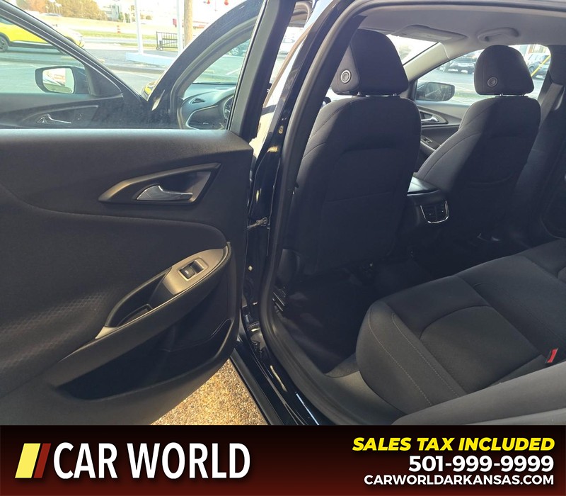 Chevrolet Malibu Vehicle Full-screen Gallery Image 9