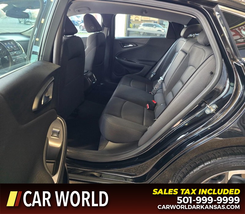 Chevrolet Malibu Vehicle Full-screen Gallery Image 10