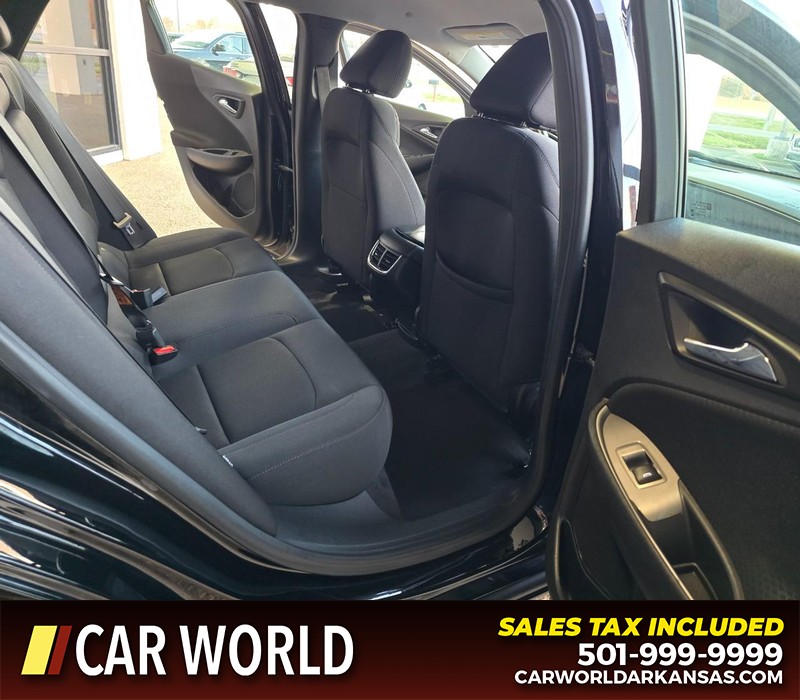 Chevrolet Malibu Vehicle Full-screen Gallery Image 12