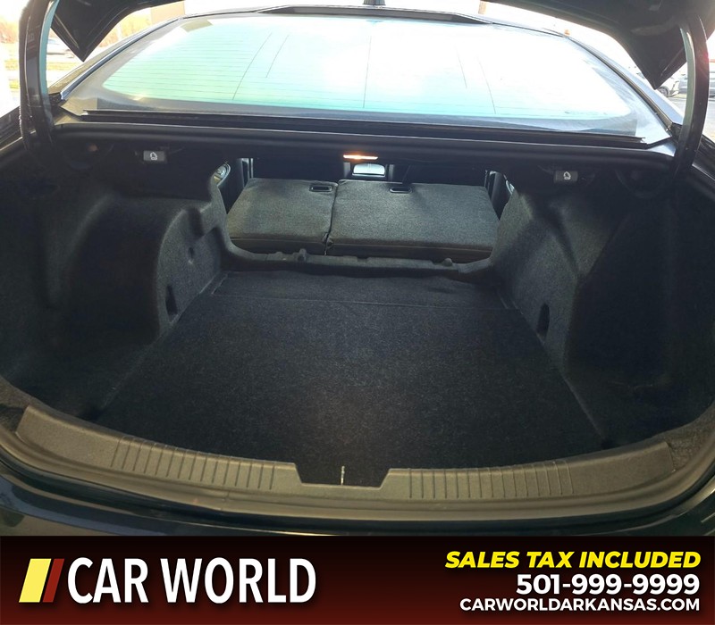 Chevrolet Malibu Vehicle Full-screen Gallery Image 14