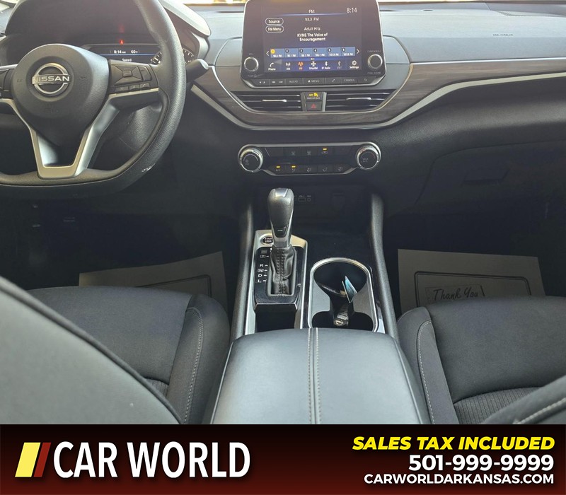 Nissan Altima Vehicle Full-screen Gallery Image 18