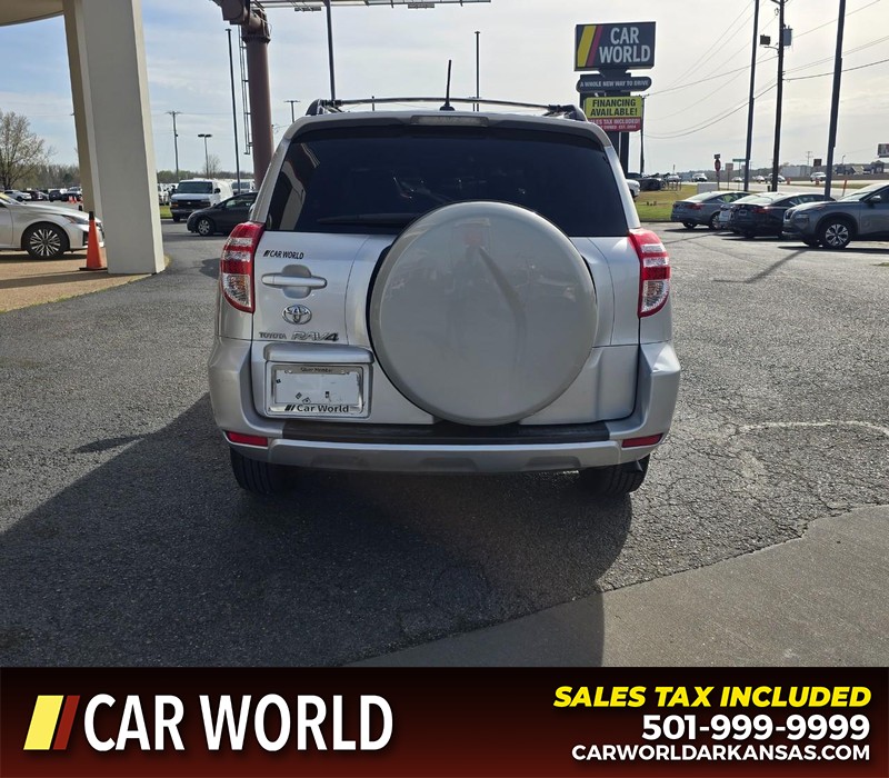 Toyota RAV4 Vehicle Full-screen Gallery Image 5