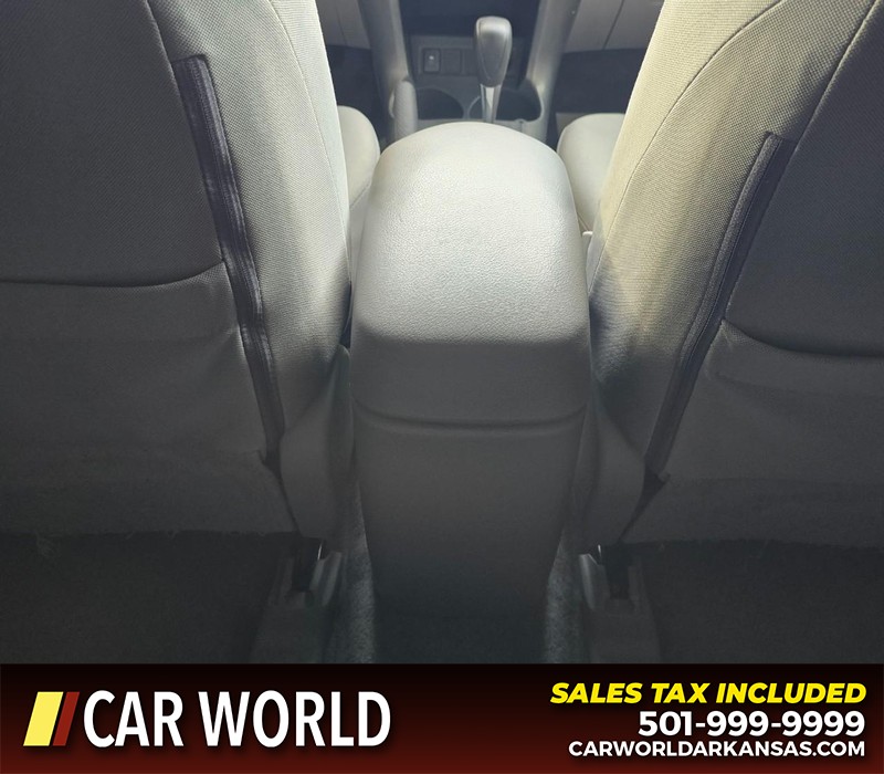 Toyota RAV4 Vehicle Full-screen Gallery Image 19