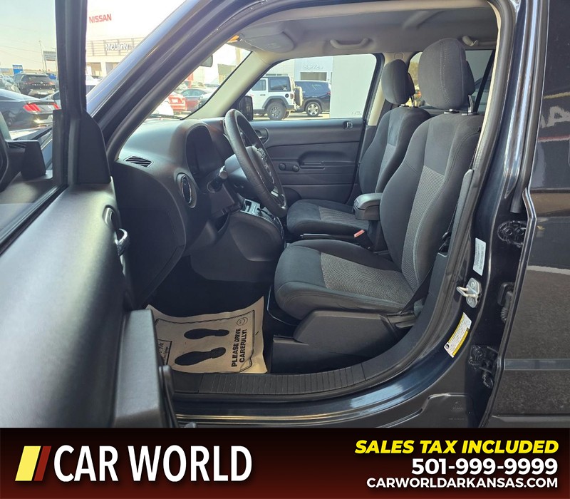 Jeep Patriot Vehicle Full-screen Gallery Image 8