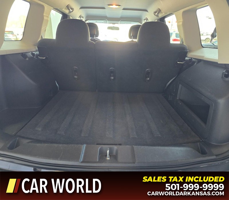 Jeep Patriot Vehicle Full-screen Gallery Image 13