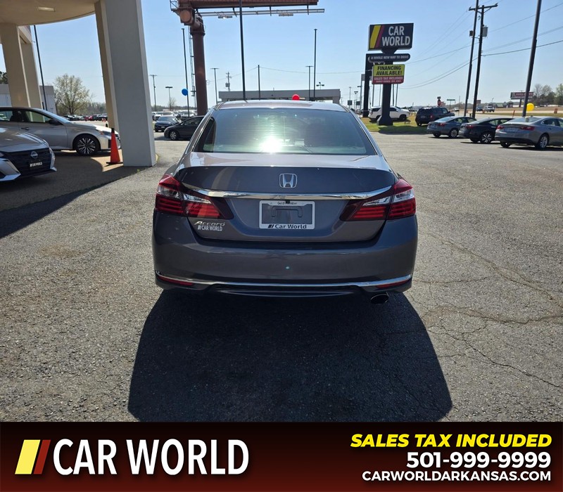 Honda Accord Sedan Vehicle Full-screen Gallery Image 5