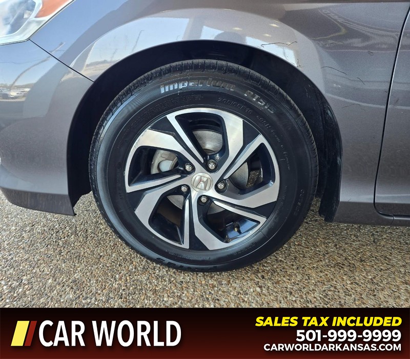 Honda Accord Sedan Vehicle Full-screen Gallery Image 6