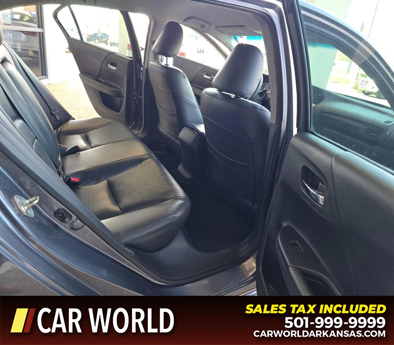 Honda Accord Sedan Vehicle Full-screen Gallery Image 12