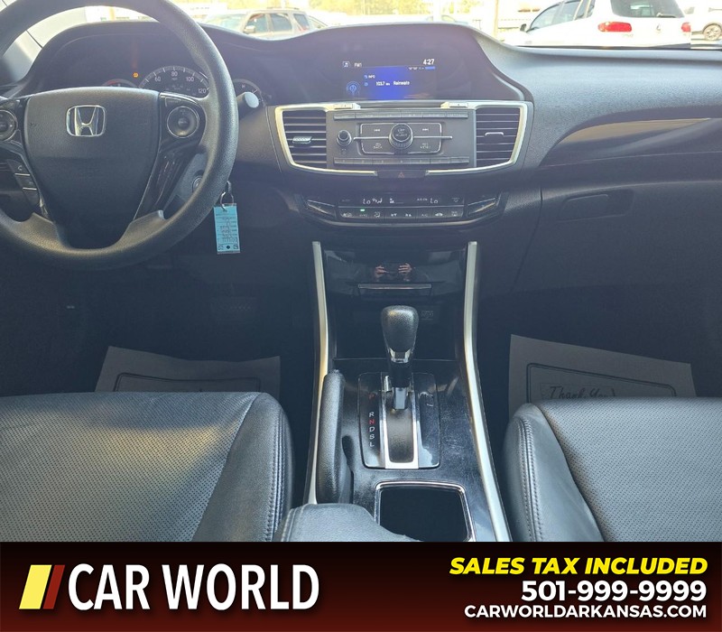 Honda Accord Sedan Vehicle Full-screen Gallery Image 17