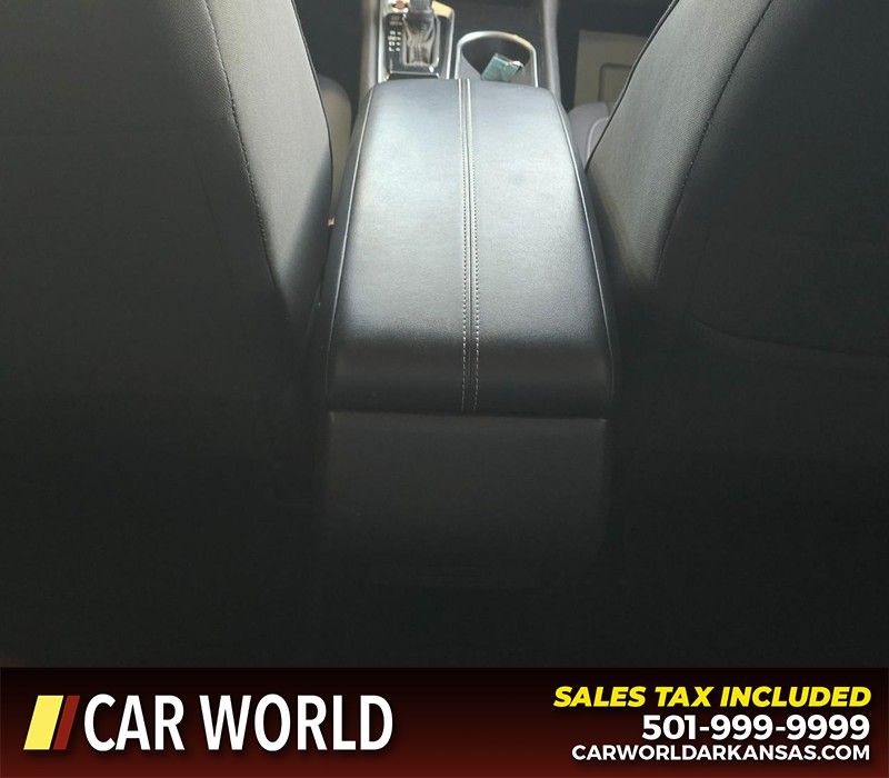 Nissan Altima Vehicle Full-screen Gallery Image 19