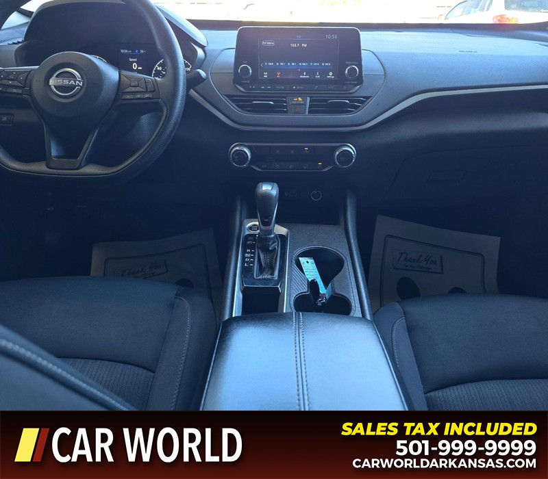 Nissan Altima Vehicle Full-screen Gallery Image 18