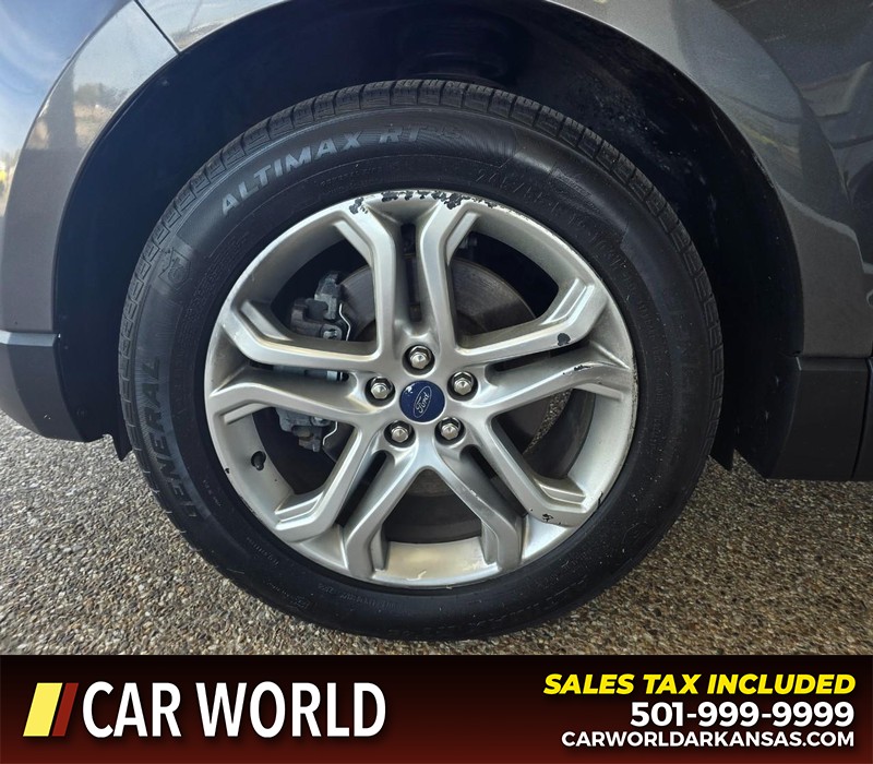 Ford Edge Vehicle Full-screen Gallery Image 6