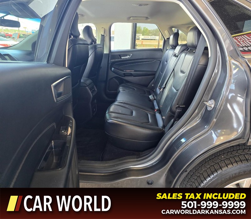 Ford Edge Vehicle Full-screen Gallery Image 10