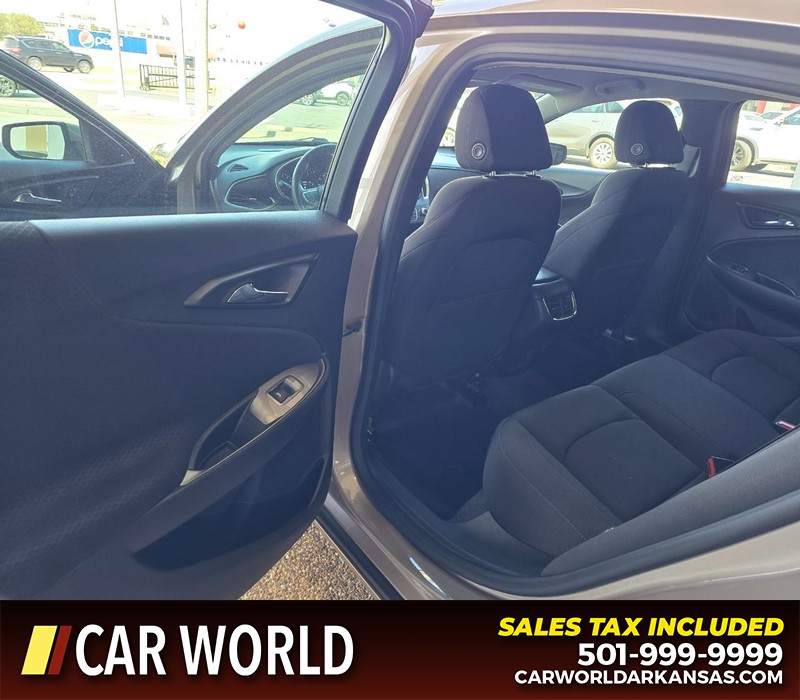 Chevrolet Malibu Vehicle Full-screen Gallery Image 9