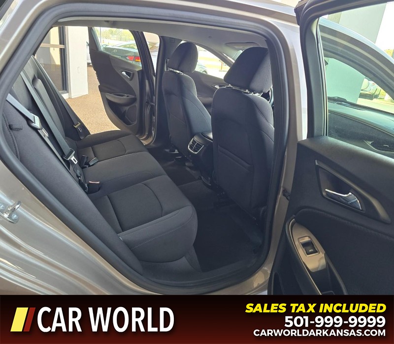 Chevrolet Malibu Vehicle Full-screen Gallery Image 12