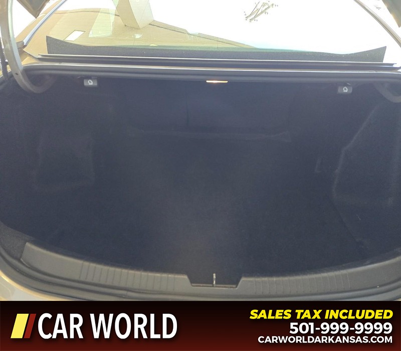 Chevrolet Malibu Vehicle Full-screen Gallery Image 13