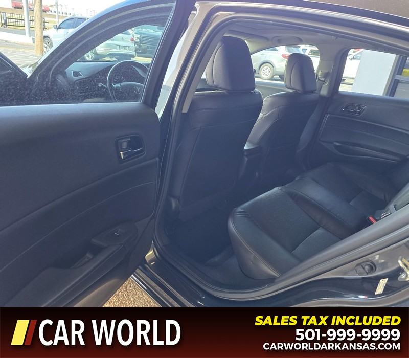 Acura ILX Vehicle Full-screen Gallery Image 9