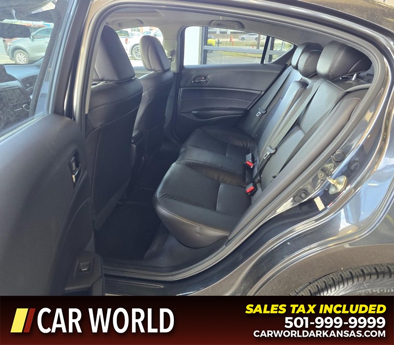 Acura ILX Vehicle Full-screen Gallery Image 10