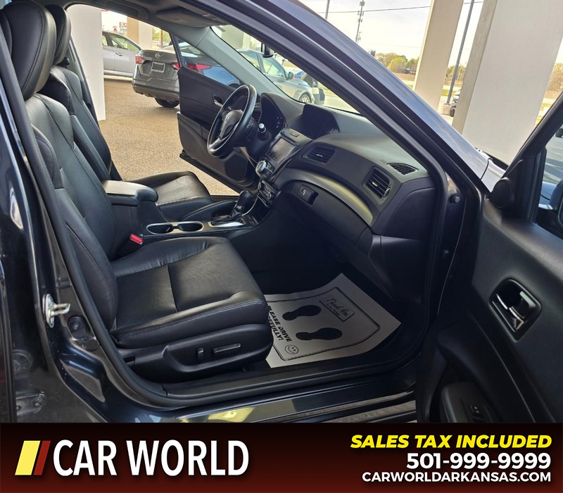 Acura ILX Vehicle Full-screen Gallery Image 11