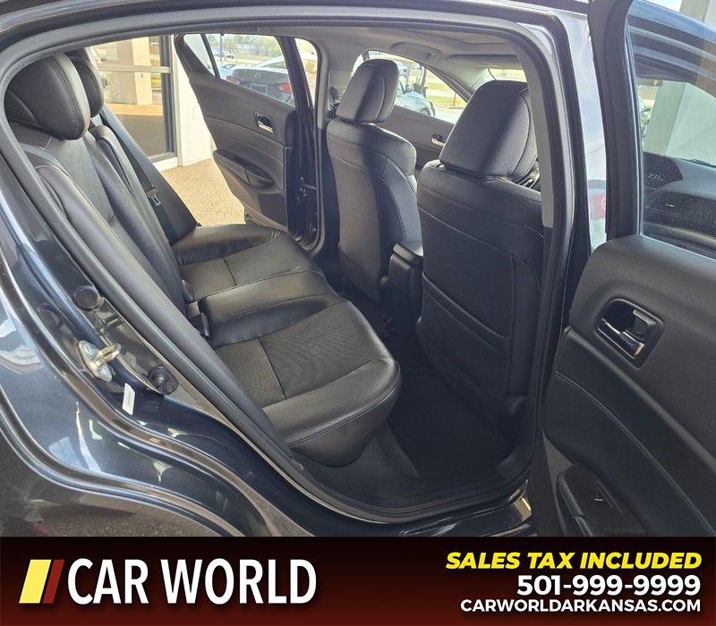 Acura ILX Vehicle Full-screen Gallery Image 12