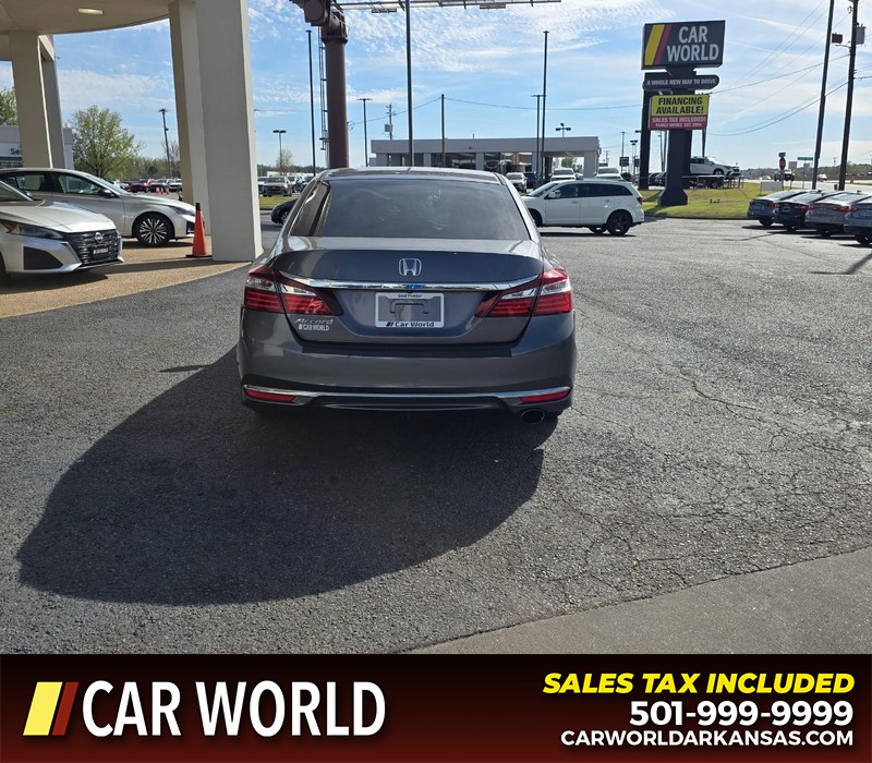 Honda Accord Sedan Vehicle Full-screen Gallery Image 5