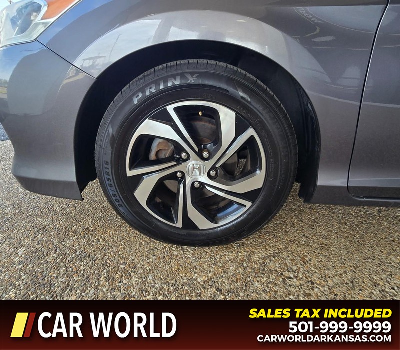 Honda Accord Sedan Vehicle Full-screen Gallery Image 6