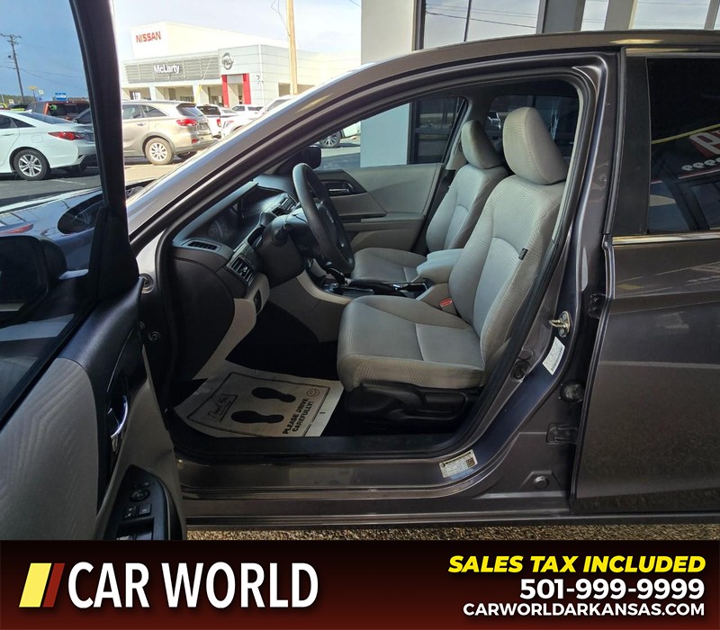 Honda Accord Sedan Vehicle Full-screen Gallery Image 9