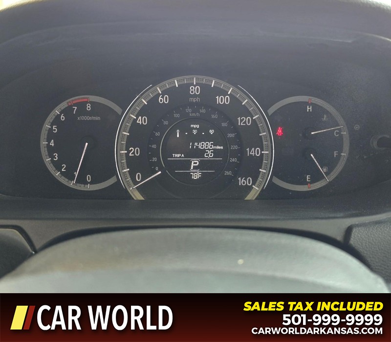 Honda Accord Sedan Vehicle Full-screen Gallery Image 17