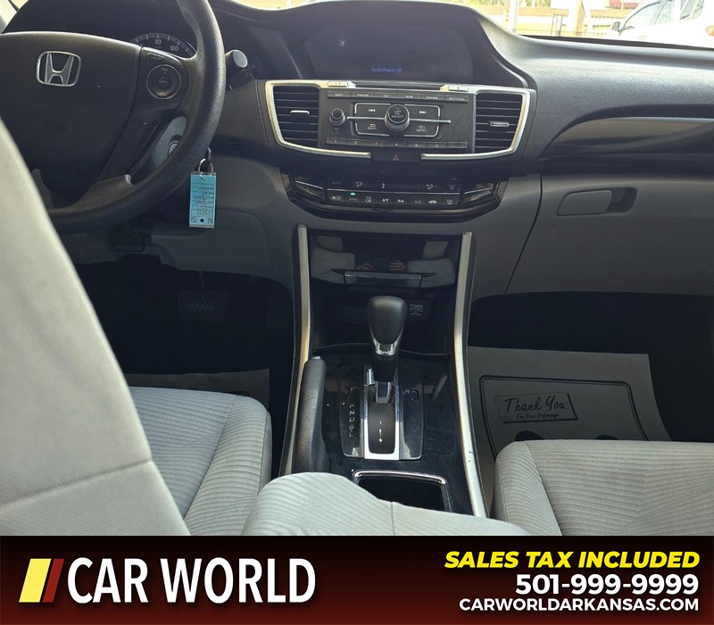 Honda Accord Sedan Vehicle Full-screen Gallery Image 18