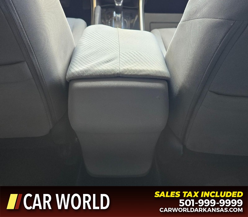 Honda Accord Sedan Vehicle Full-screen Gallery Image 19