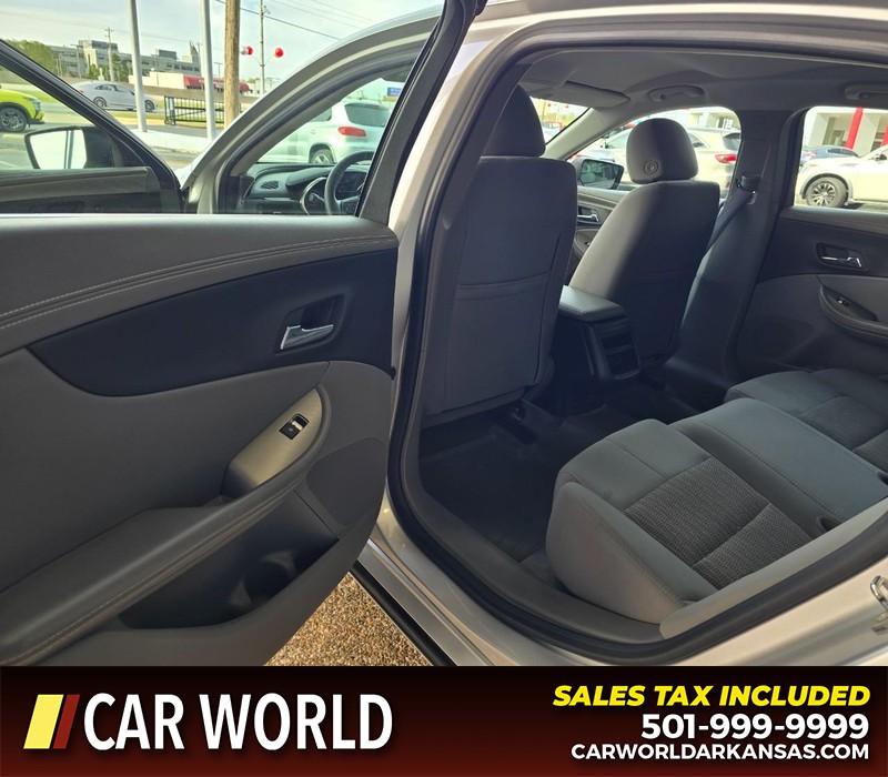 Chevrolet Impala Vehicle Full-screen Gallery Image 9