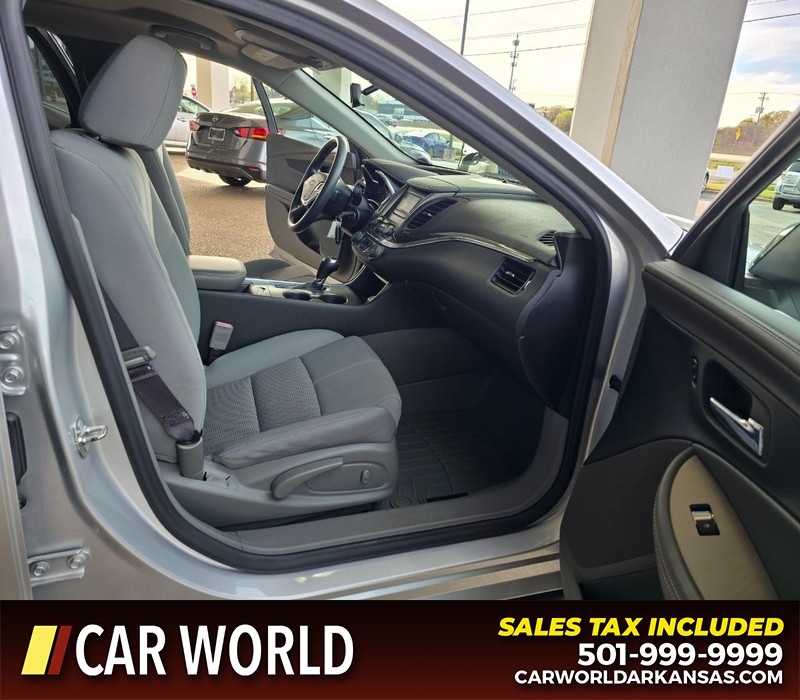 Chevrolet Impala Vehicle Full-screen Gallery Image 11