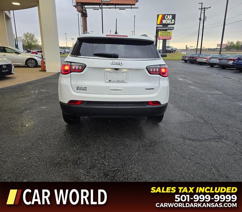 Jeep Compass Vehicle Full-screen Gallery Image 5