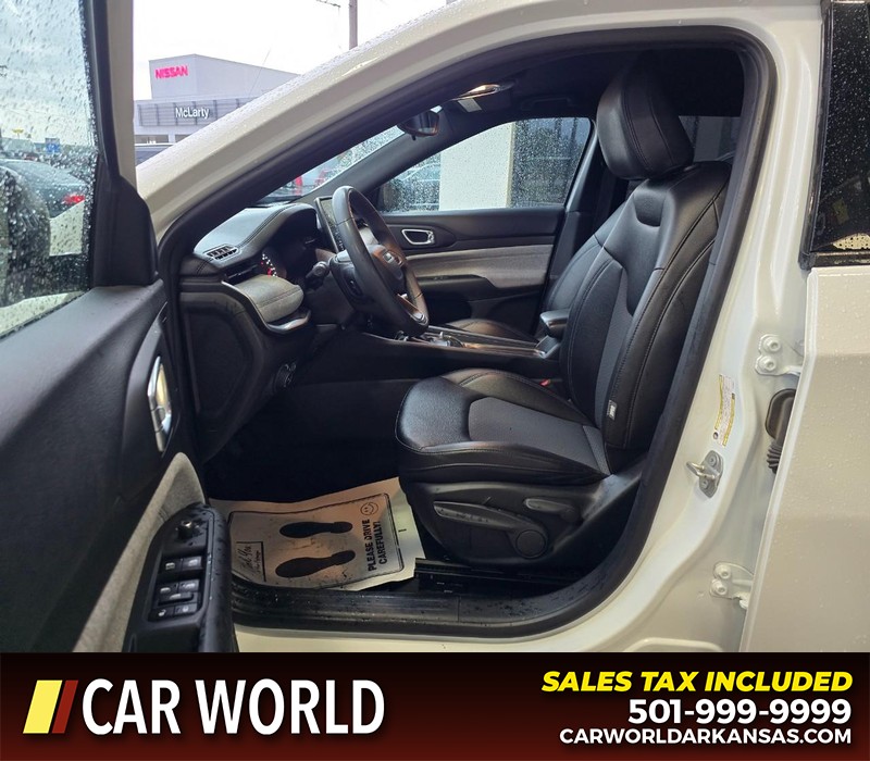 Jeep Compass Vehicle Full-screen Gallery Image 8