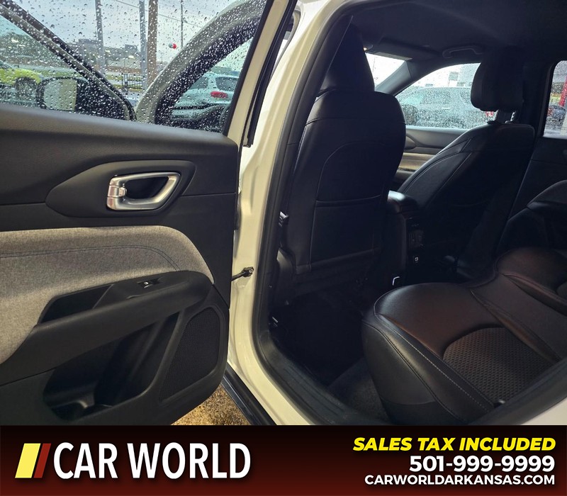 Jeep Compass Vehicle Full-screen Gallery Image 9