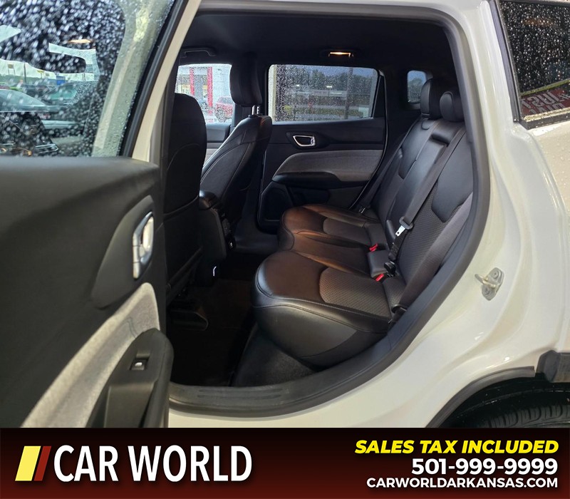 Jeep Compass Vehicle Full-screen Gallery Image 10