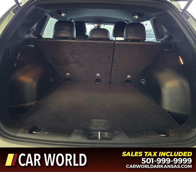 Jeep Compass Vehicle Full-screen Gallery Image 13