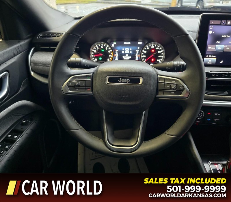 Jeep Compass Vehicle Full-screen Gallery Image 15