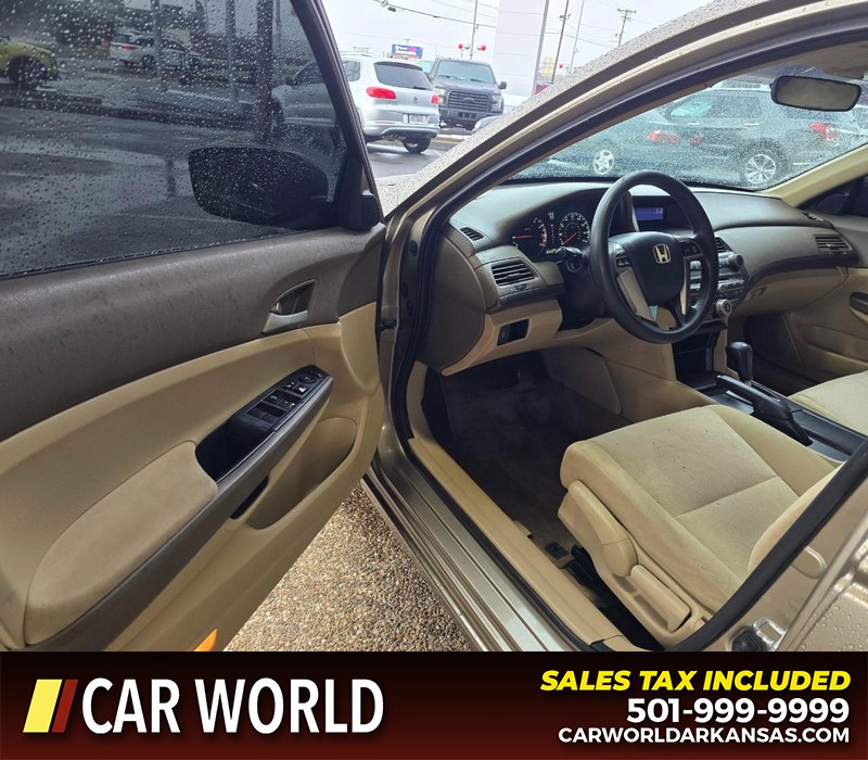 Honda Accord Sedan Vehicle Full-screen Gallery Image 7