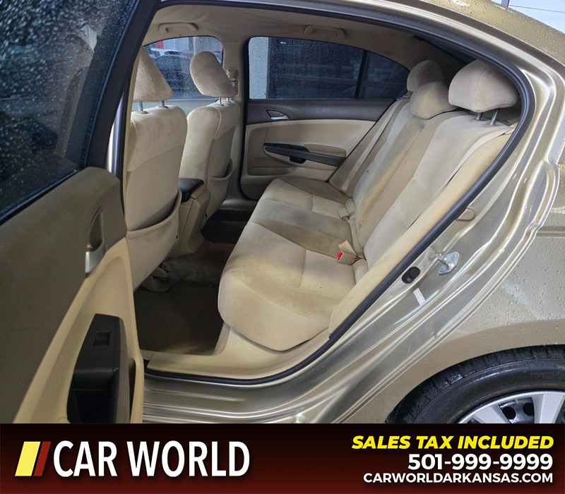 Honda Accord Sedan Vehicle Full-screen Gallery Image 10