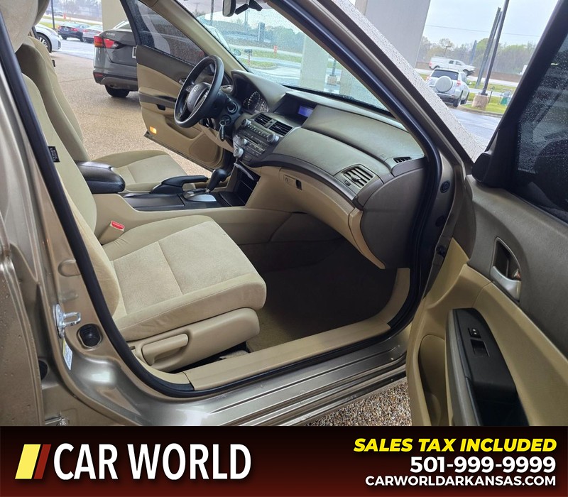 Honda Accord Sedan Vehicle Full-screen Gallery Image 11