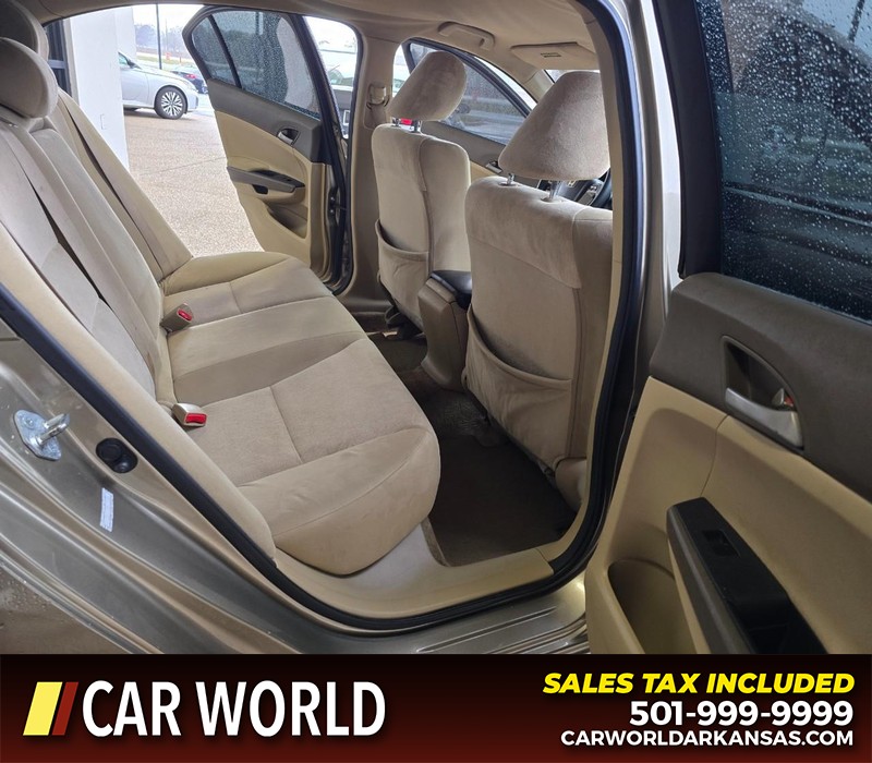 Honda Accord Sedan Vehicle Full-screen Gallery Image 12