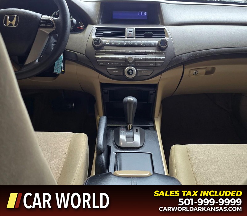 Honda Accord Sedan Vehicle Full-screen Gallery Image 17